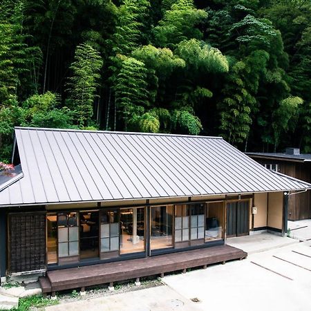 山の中の一棟貸切宿 五番地 Nambu (Yamanashi) Dış mekan fotoğraf