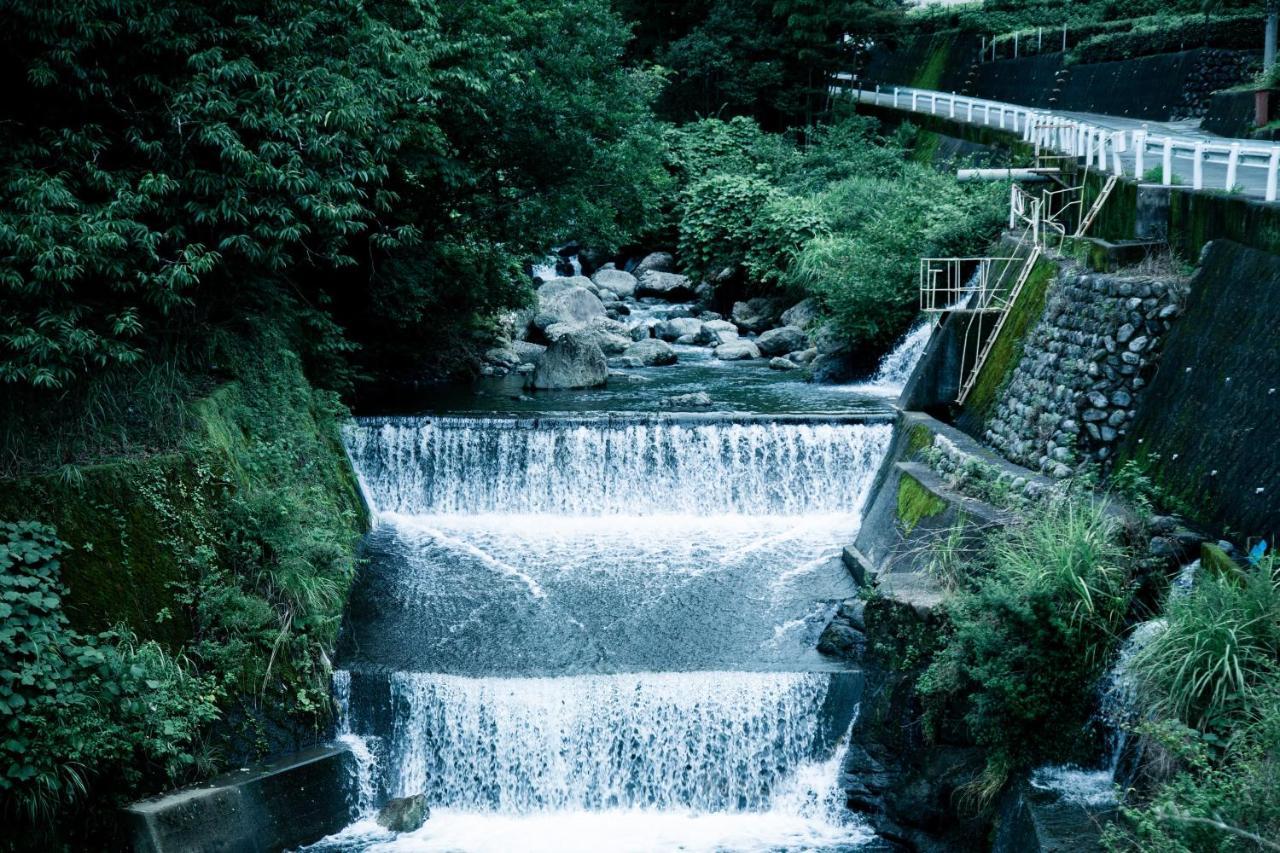 山の中の一棟貸切宿 五番地 Nambu (Yamanashi) Dış mekan fotoğraf